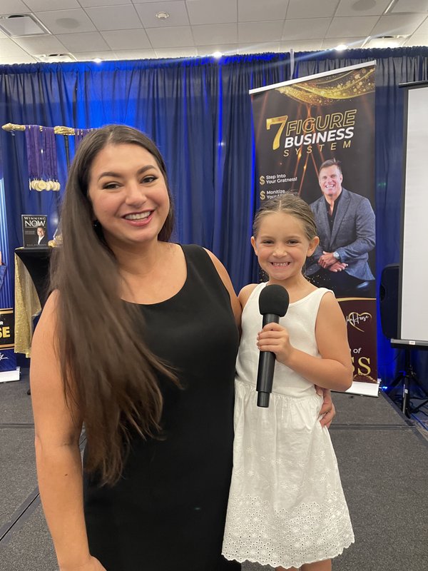 Sonia Gomez on stage at 7 Figure Business System